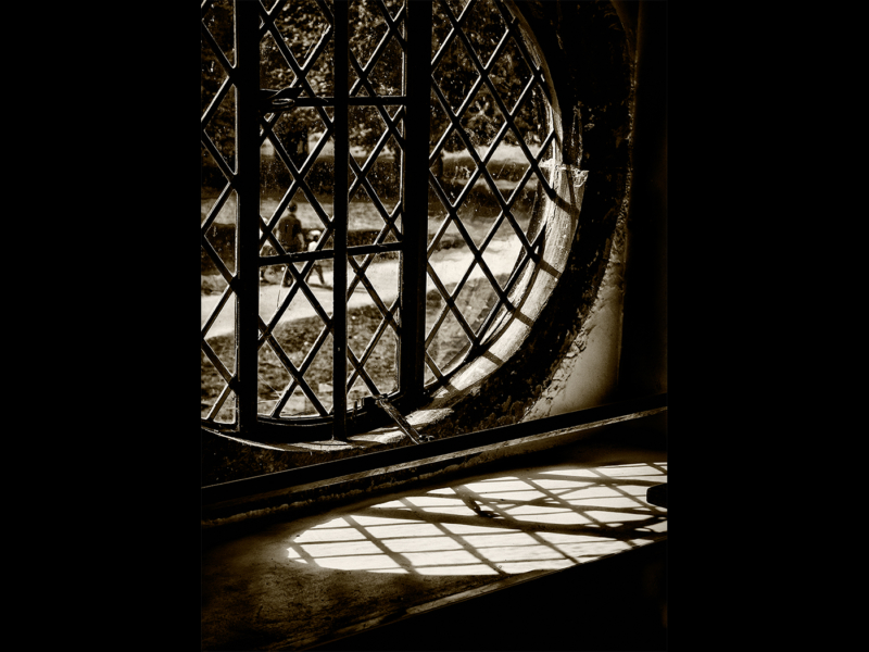 PDI 3 2016_Mono_4=_Round Window_Tom Seaton